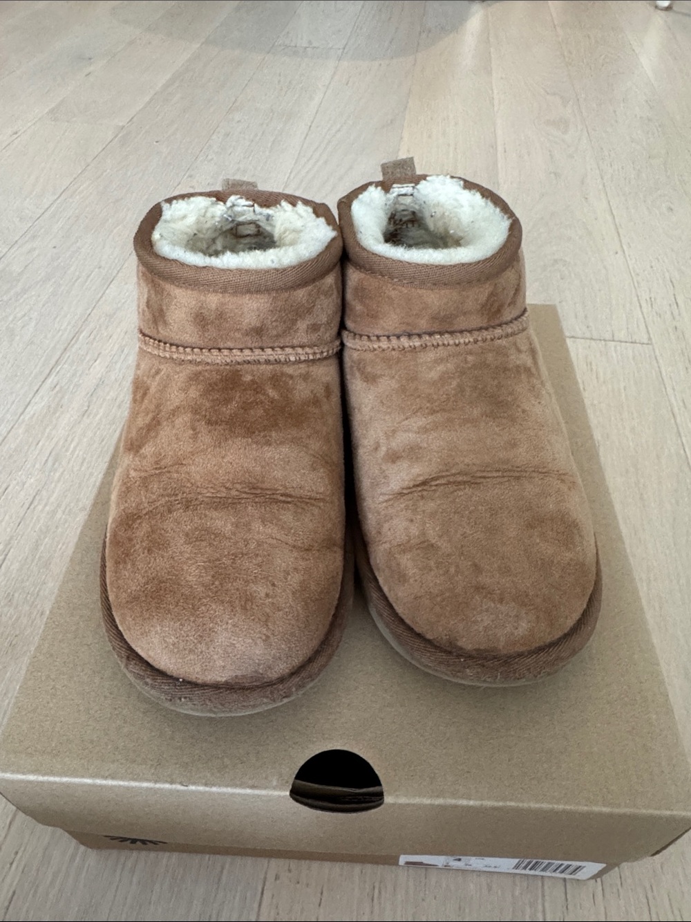 UGG Kids Chestnut Shearling-Lined Slip-On Boots Size 4